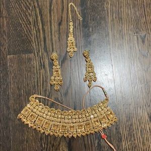 Pakistani Indian four piece jewelry set